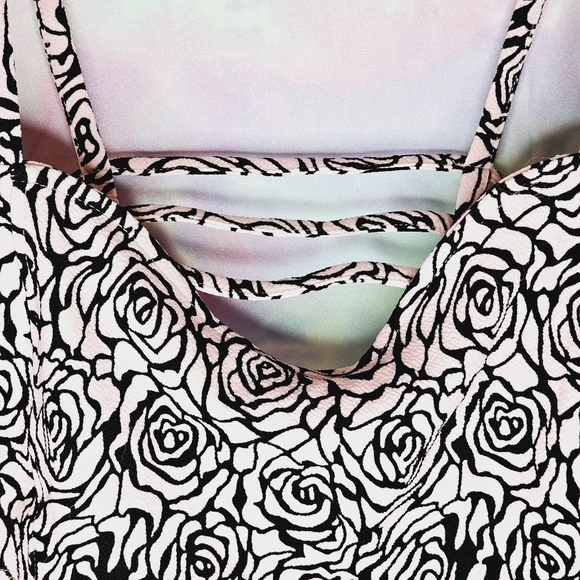 UK2LA Pink Rose Crop Top Tank Top Size Large - Picture 4 of 7